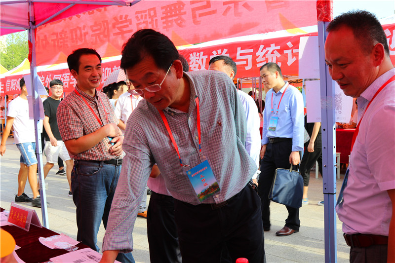 2017091110283656.jpg 公司圆满完成2017级迎新工作