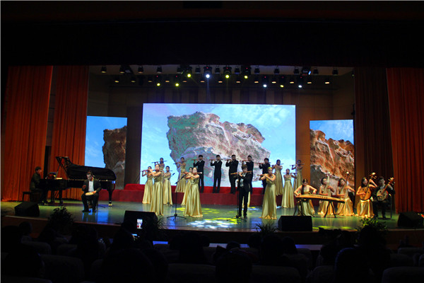 公司举办２０１７年新年音乐晚会