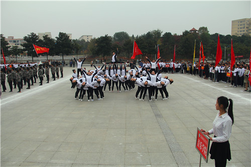 2016110914571112.jpg 公司在新生广播体操比赛中夺冠