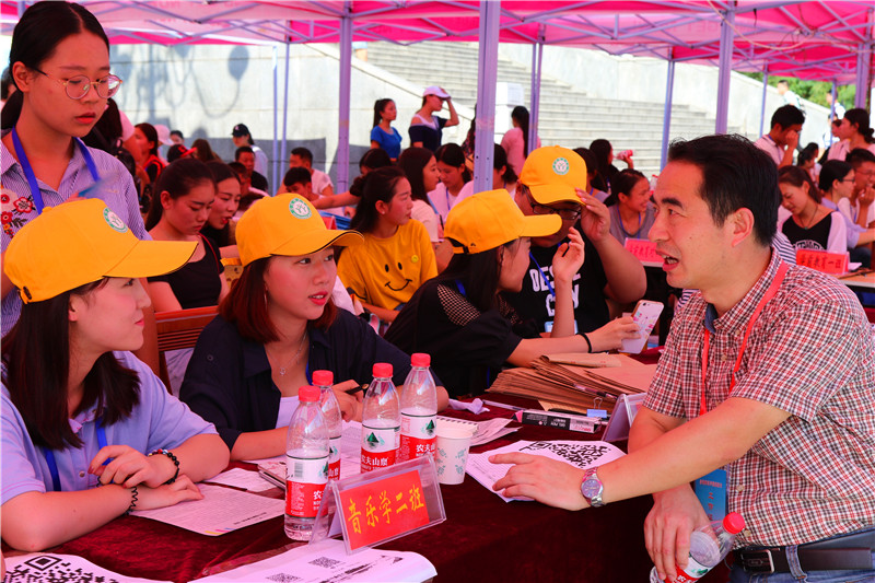 2017091110285142.jpg 公司圆满完成2017级迎新工作