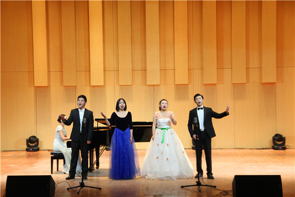 公司2015级员工举办个人音乐会